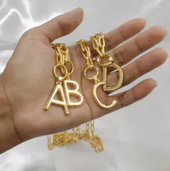 Colar Feminino Correntinha Dourada e Pingente Letra Inicial do Nome - comprar online