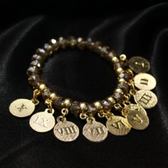 Pulseira Feminina Colorida c/ Pingentes 10 Mandamentos Dourados - comprar online