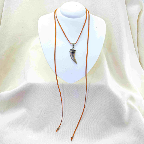 Colar Dente de Sabre Ouro Velho - Couro Sintético - Marrom Claro