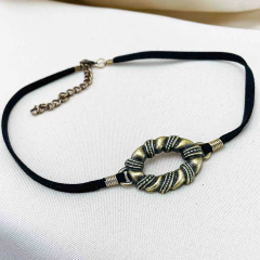Colar Preto Boho Chic Pingente Ouro Velho - Country - comprar online
