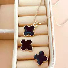 Conjunto Colar Minimalista e Brinco Pequeno Trevo Quatro Folhas - GRM Bijuterias