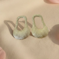 Brinco Dourado Formatos Variados na internet