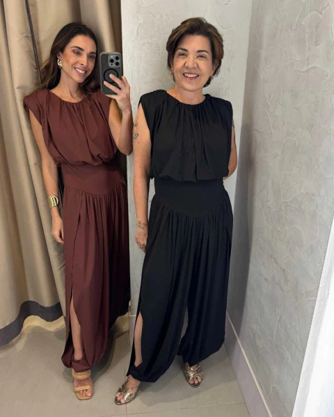 Macacão Grace Ombreiras Preto - comprar online