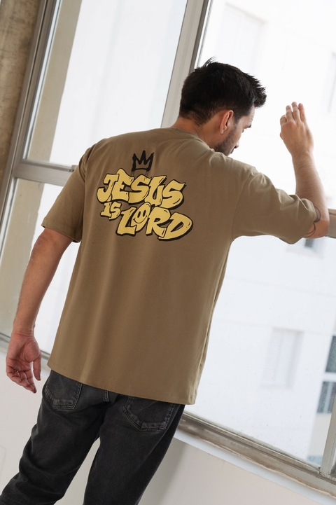 Camiseta CRISTÃ JESUS IS LORD - BEGE UNISSEX - comprar online