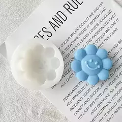 Molde De Silicona Flor Con Carita Para Resina, Jabones, Vela - tienda online