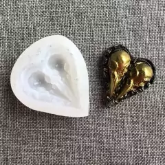 Molde De Silicona Corazón Calavera Cuervo - comprar online