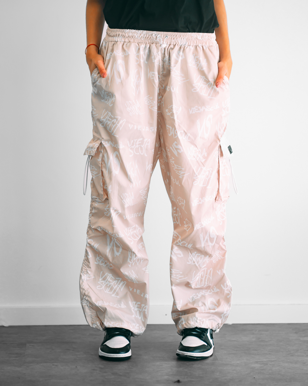 Butter Logos Full Print Pantalon Parachute thumbnail 3
