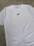 CAMISETA NK SWOOSH LATERAL - BRANCO na internet
