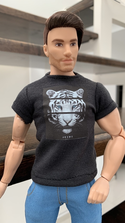 Remera con velcro tigre