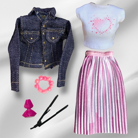 Pollera plisada con remera estampada