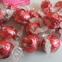 Kit 3 Lindor 200g: Morango, Avelã e Chocolate Branco LINDT na internet