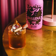 Licor BALLENA Chocolate e Caramelo 750ml - loja online