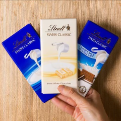 Chocolate Branco Suíço LINDT Classic 100g - Fruttato