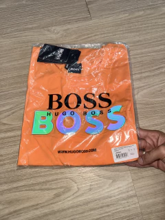 Camisa Peruana Hugo Boss Holográfica Alto Relevo Premuim - JP A Fonte