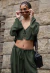 Calça pantalona bolso embutido verde militar - comprar online