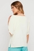 Vista traseira da Blusa Tecno Ice Off White Rubinella, mostrando as mangas japonesas e o caimento leve.