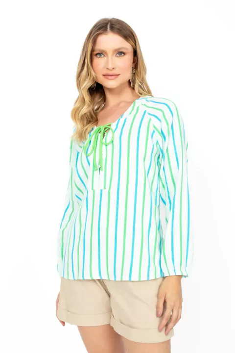 Blusa Feminina Listrada Blue/Green Rubinella, com manga 7/8 e amarração no decote, vista frontal.