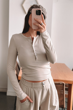 Remera Cambridge Beige en internet
