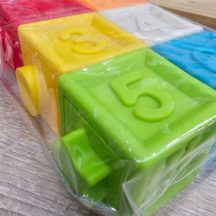 Cubos Blandos Encastrables Números - Set x6 Piezas - Crema del cielo