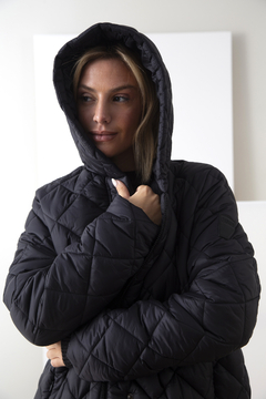 CAMPERA LARGA MAXI OJOROJO COLOR NEGRA - comprar online