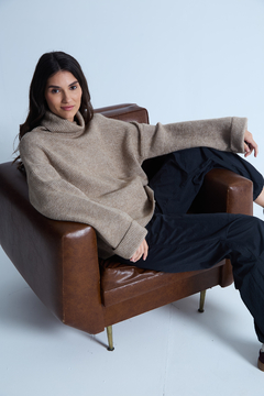 SWEATER POLERA OJOROJO VANINA BEIGE - comprar online