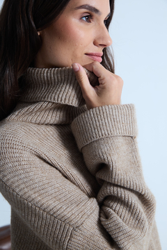 SWEATER POLERA OJOROJO VANINA BEIGE - tienda online