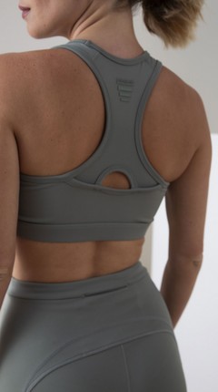 TOP DEPORTIV0 GRIS IMPORTADO OJOROJO - comprar online