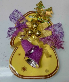 Adorno colgante violeta con campanas
