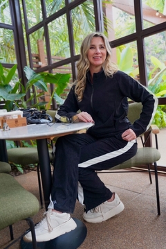 Imagem do Conjunto TRACKSUIT PRETO & BRANCO
