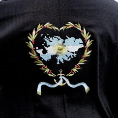 RUANA MALVINAS NEGRA UNISEX