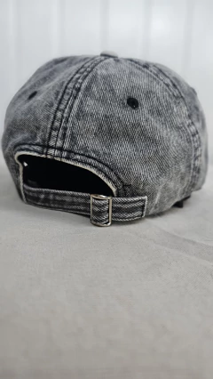 GORRA JEAN NEVADO GRIS ESCUDO - comprar online
