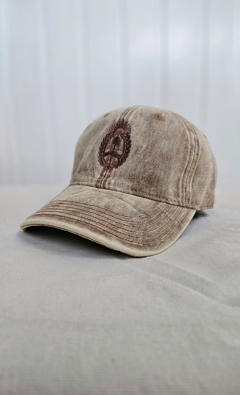 GORRA JEAN NEVADO MARRÓN ESCUDO