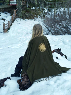 RUANA SOL VERDE MUSGO en internet