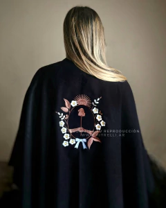 RUANA ESCUDO PRIMAVERA - comprar online