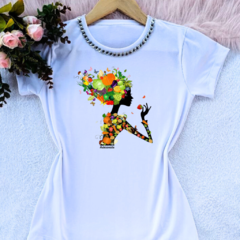 T-SHIRT - NUTRICIONISTA - COM PEDRARIAS