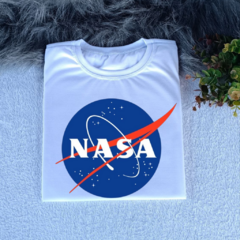 T-SHIRT - NASA GLOBO - MASCULINA