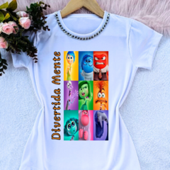T-SHIRT -Divertida Mente- COM PEDRARIAS -FEMININA