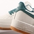 Tênis Nike Air Force 1' 07 na internet