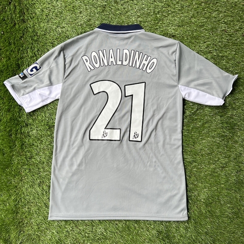 CAMISETA RETRO - PSG 2001 - ALTERNATIVA - RONALDINHO - comprar online
