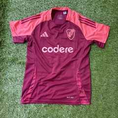 CAMISETA ENTRENAMIENTO - RIVER PLATE 2025 - BORDO - comprar online