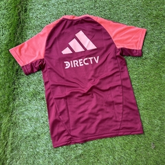CAMISETA ENTRENAMIENTO - RIVER PLATE 2025 - BORDO en internet