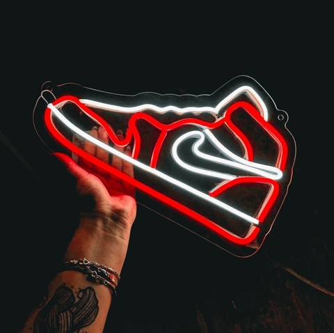 Luminária Neon Led Tênis 30x17cm