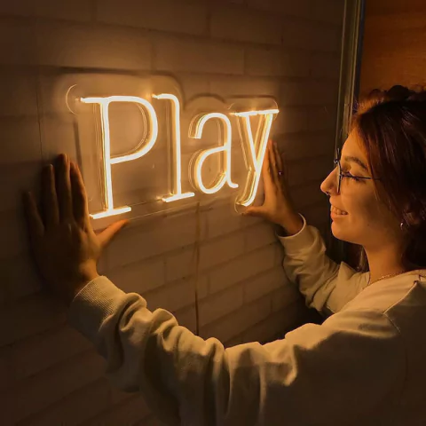 Luminária Neon Led Play 46x23cm