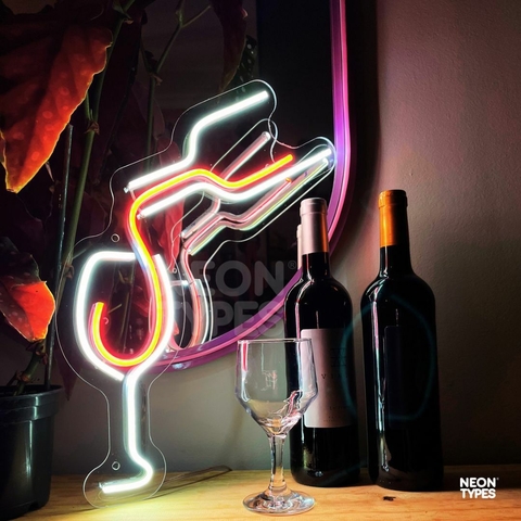 Luminária Neon Led Garrafa de Vinho 28x40cm