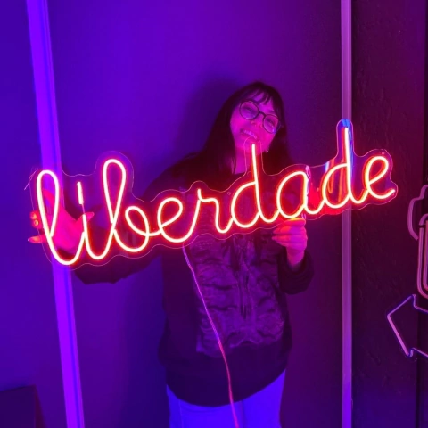 Luminária Neon Led Liberdade 81x20cm