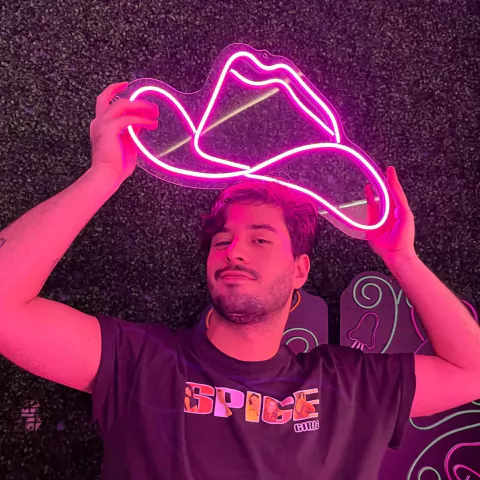 Luminária Neon Led Chapéu cowboy 50x23cm