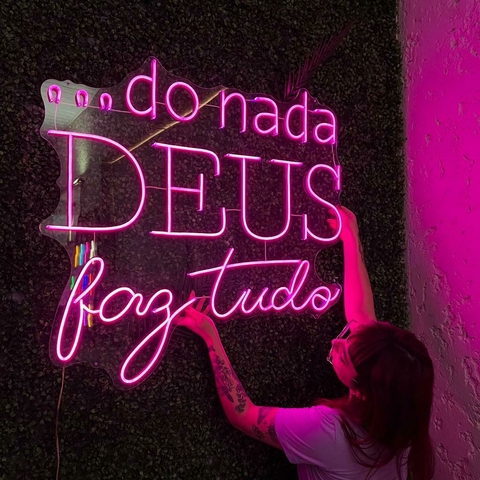 Luminária Neon Led Do Nada Deus Faz Tudo 90x84cm