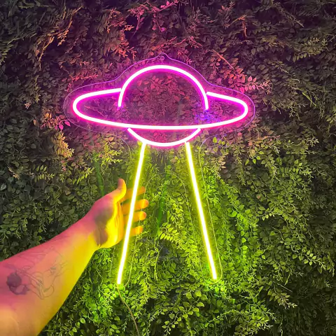 Luminária Neon Nave Disco Voador 33x42cm