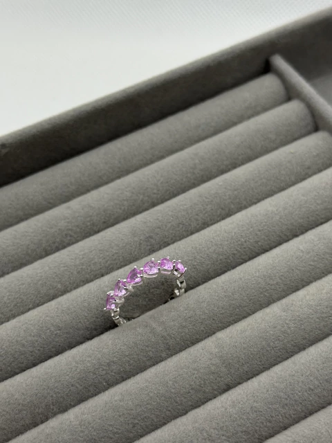 Anel zirconias coração rosa e aro corações vazados