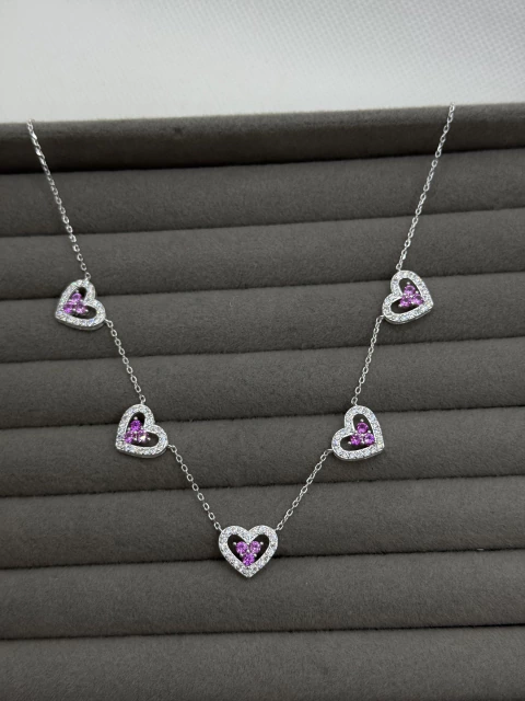 Colar corações cravejados zircônia rosa